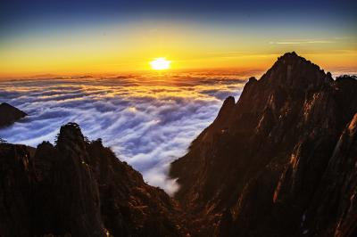 Sunset in Mount Huangshan