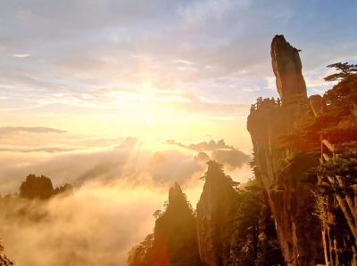 Sunset in Mount Huangshan