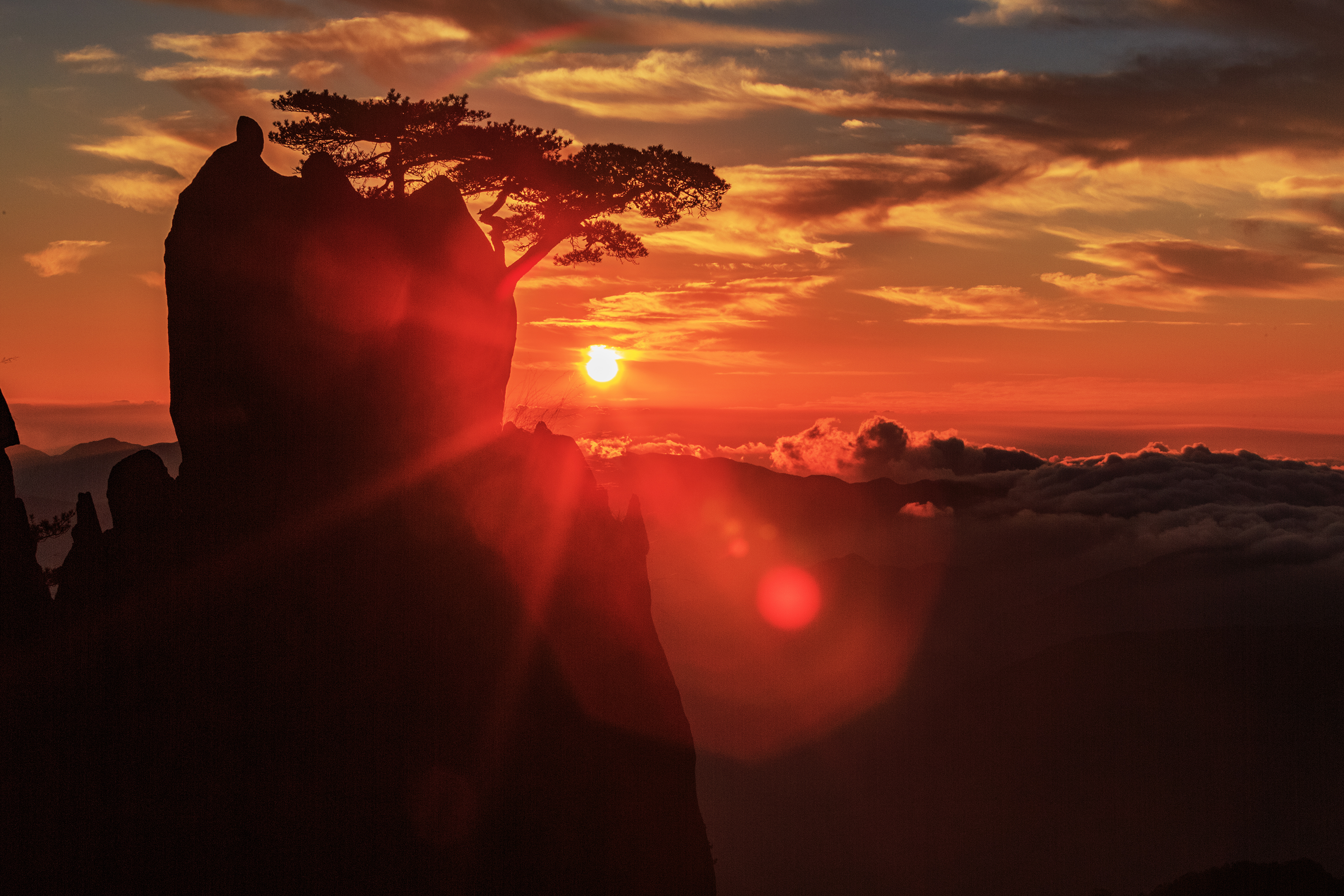 Sunset in Mount Huangshan