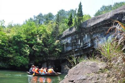 Huashan Mountain Mysterious Grottoes