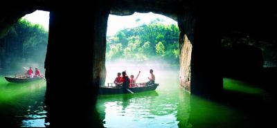 Huashan Mountain Mysterious Grottoes